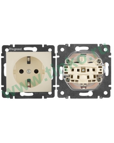 Розетка Valena 2К+3 с защитными шторками, на винтах 16А 250В, слоновая кость (774321). Розетка. LegranD в Нижневартовске